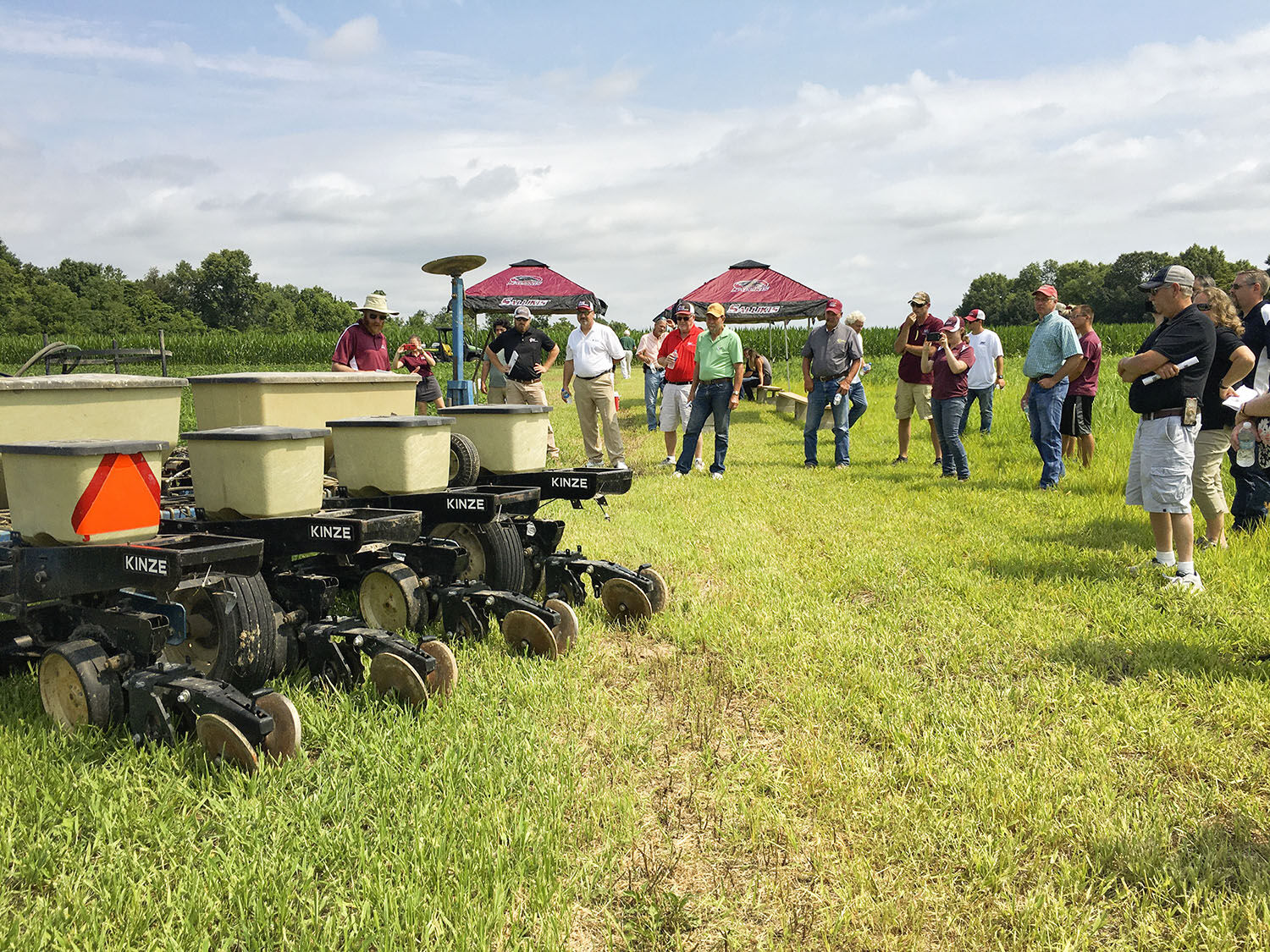 SIU researchers pair new equipment, cover crops to better manage weeds